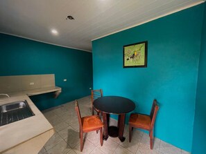 Dining - Los Amigos Jungle Hotel Tortuguero (Colorado)