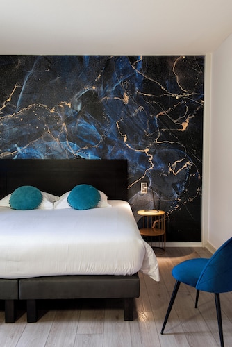  Logis Hotel-Restaurant Saint Romain