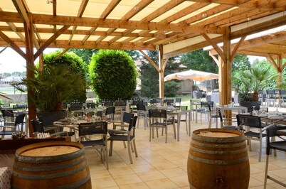  Logis Hotel-Restaurant Saint Romain
