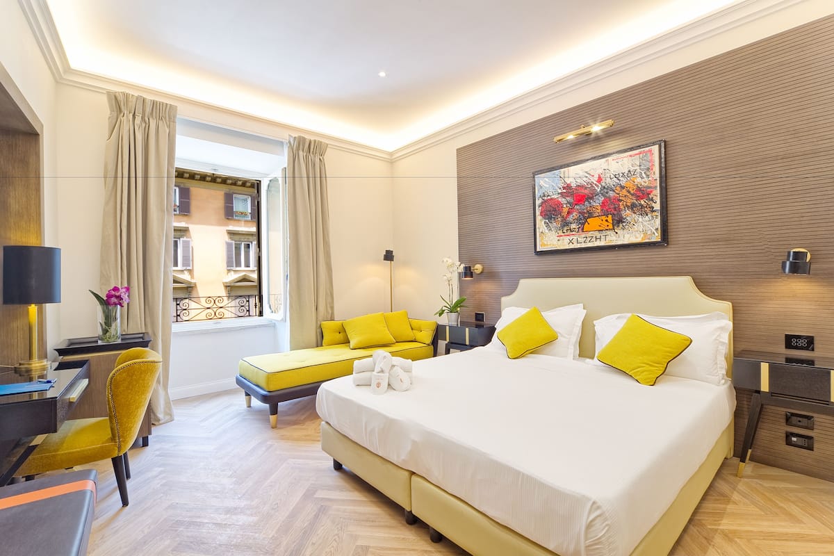 Premium bedding, minibar, in-room safe, desk