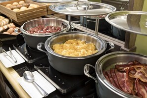 Bao gồm bữa sáng buffet hàng ngày 