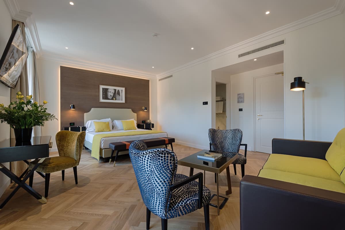 Quadruple Room | Premium bedding, minibar, in-room safe, desk