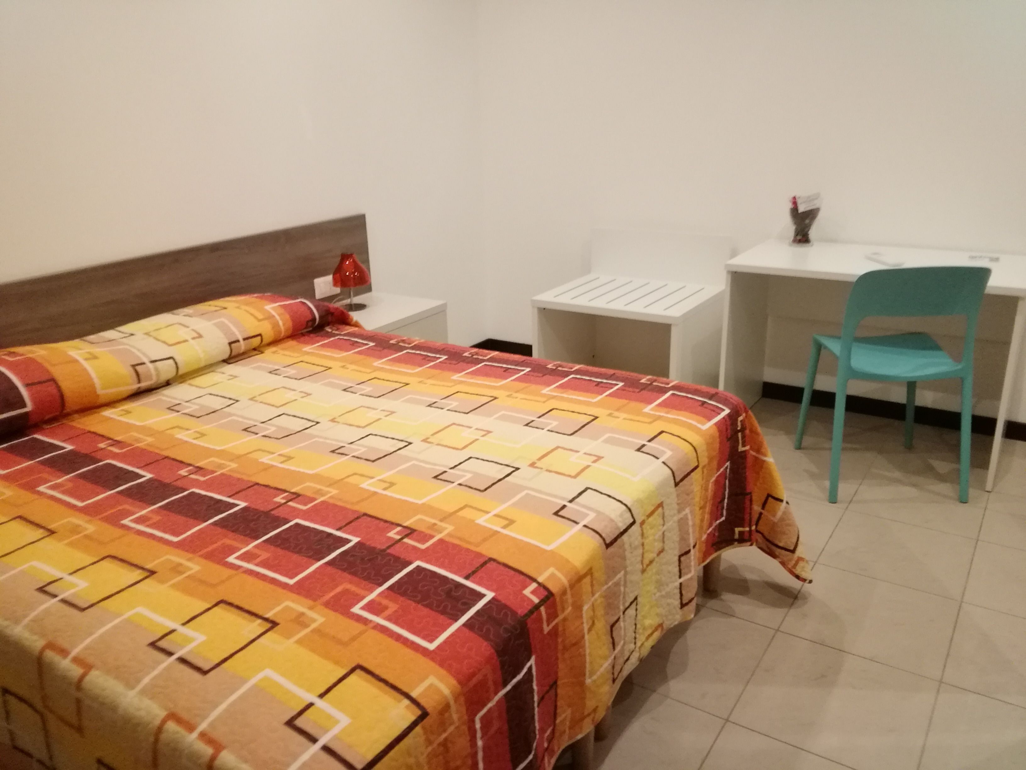 Desk, soundproofing, free cots/infant beds, rollaway beds