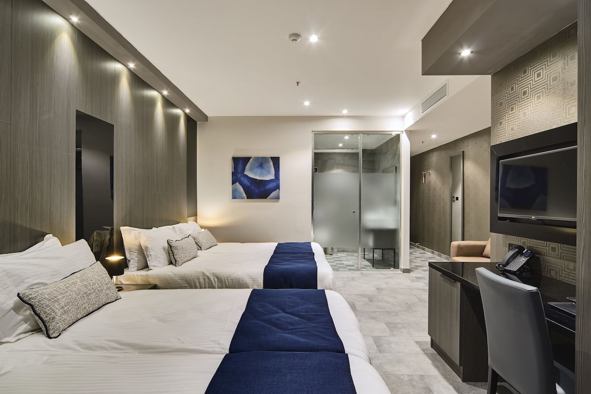 1 bedroom, premium bedding, in-room safe, desk