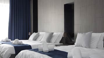 高級客房, 陽台 | 高級寢具、客房內保險箱、書桌、隔音