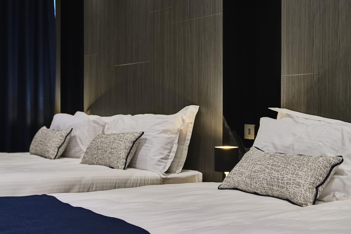 1 bedroom, premium bedding, in-room safe, desk