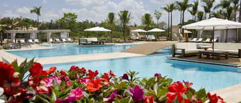 5 outdoor pools, pool umbrellas, pool loungers