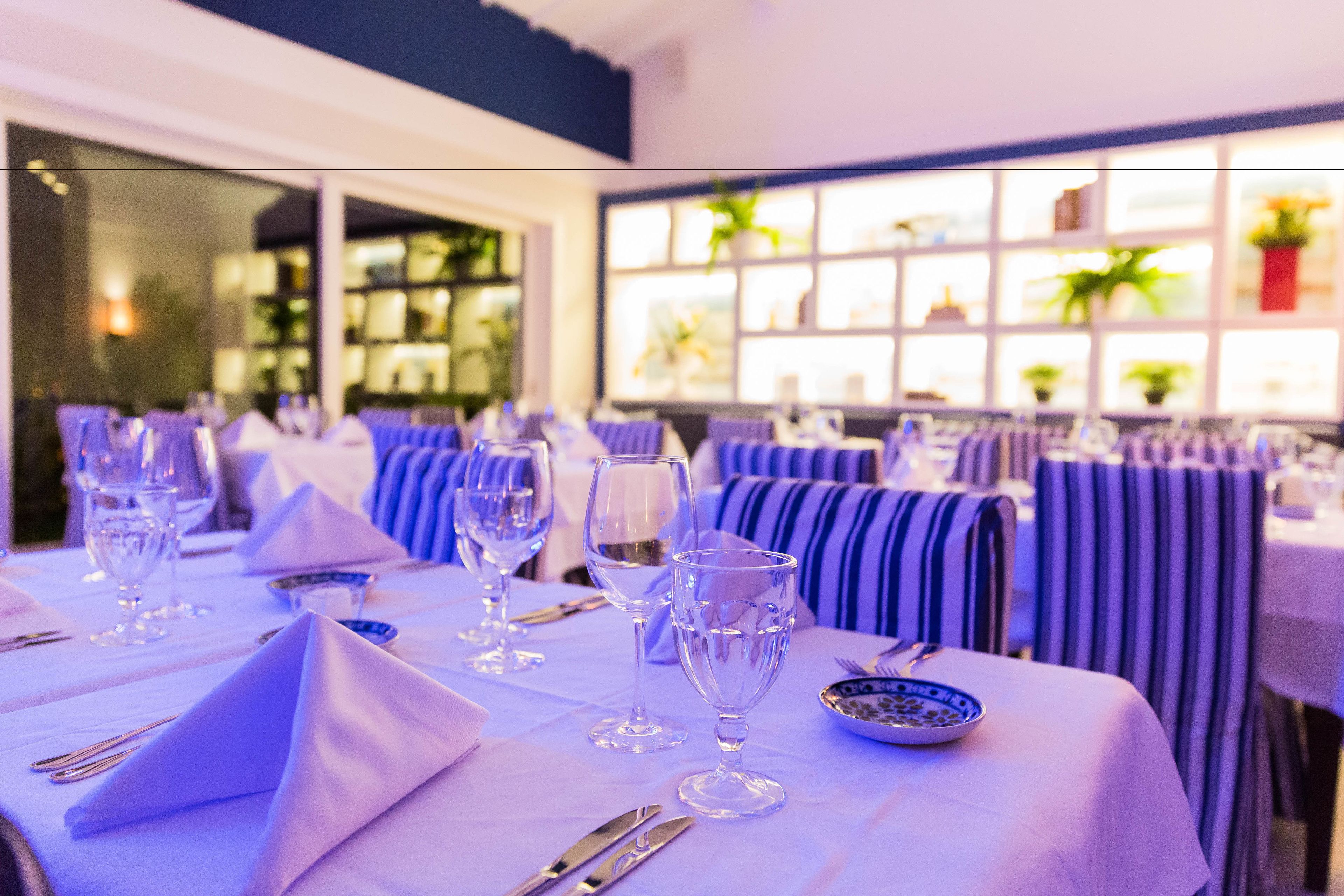 breakfast, lunch and dinner served