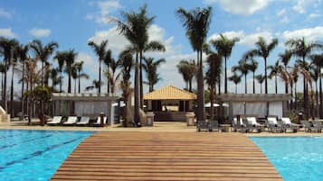 Bar vid poolen