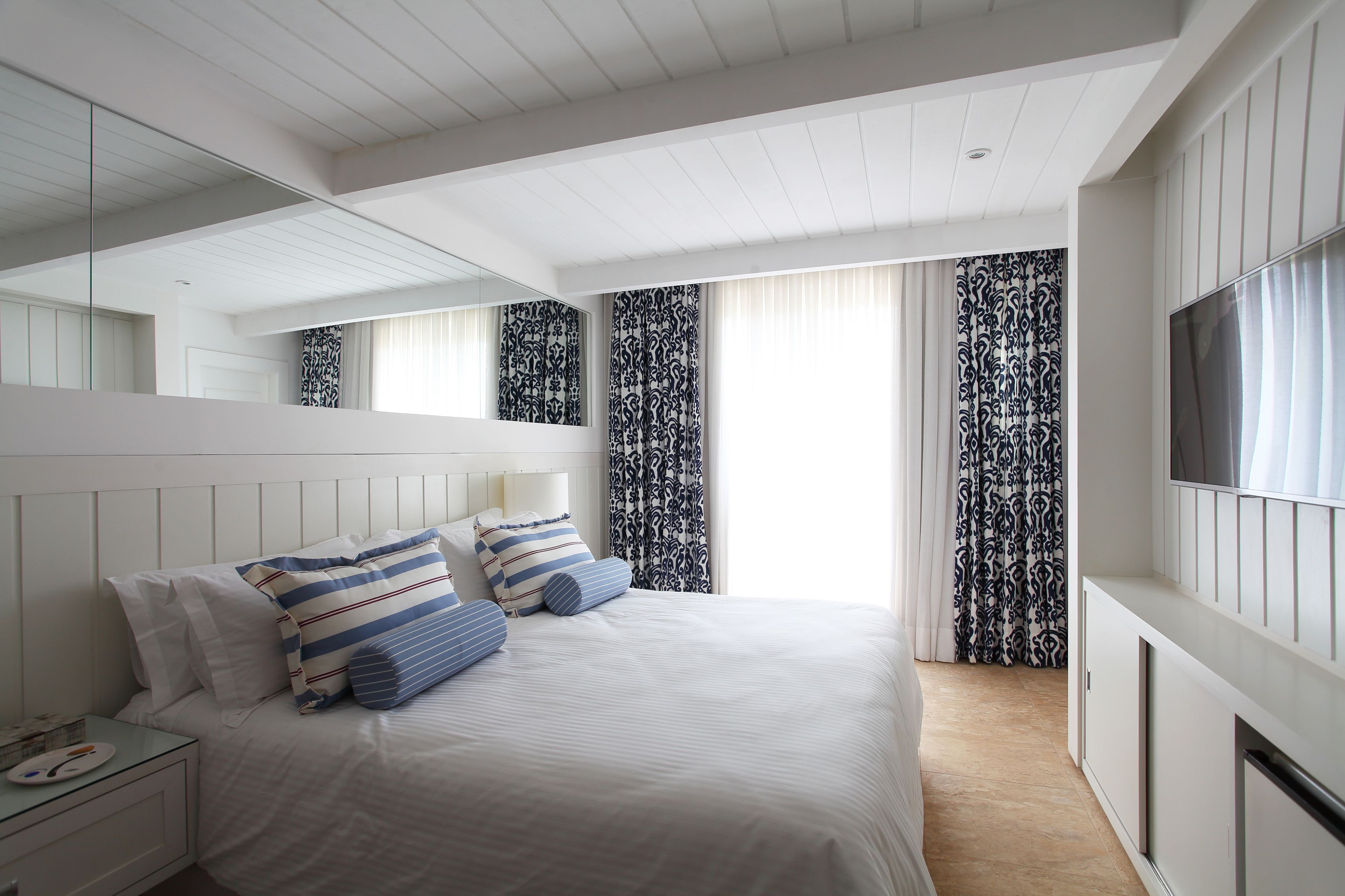 double room | 1 bedroom, premium bedding, in-room safe, desk