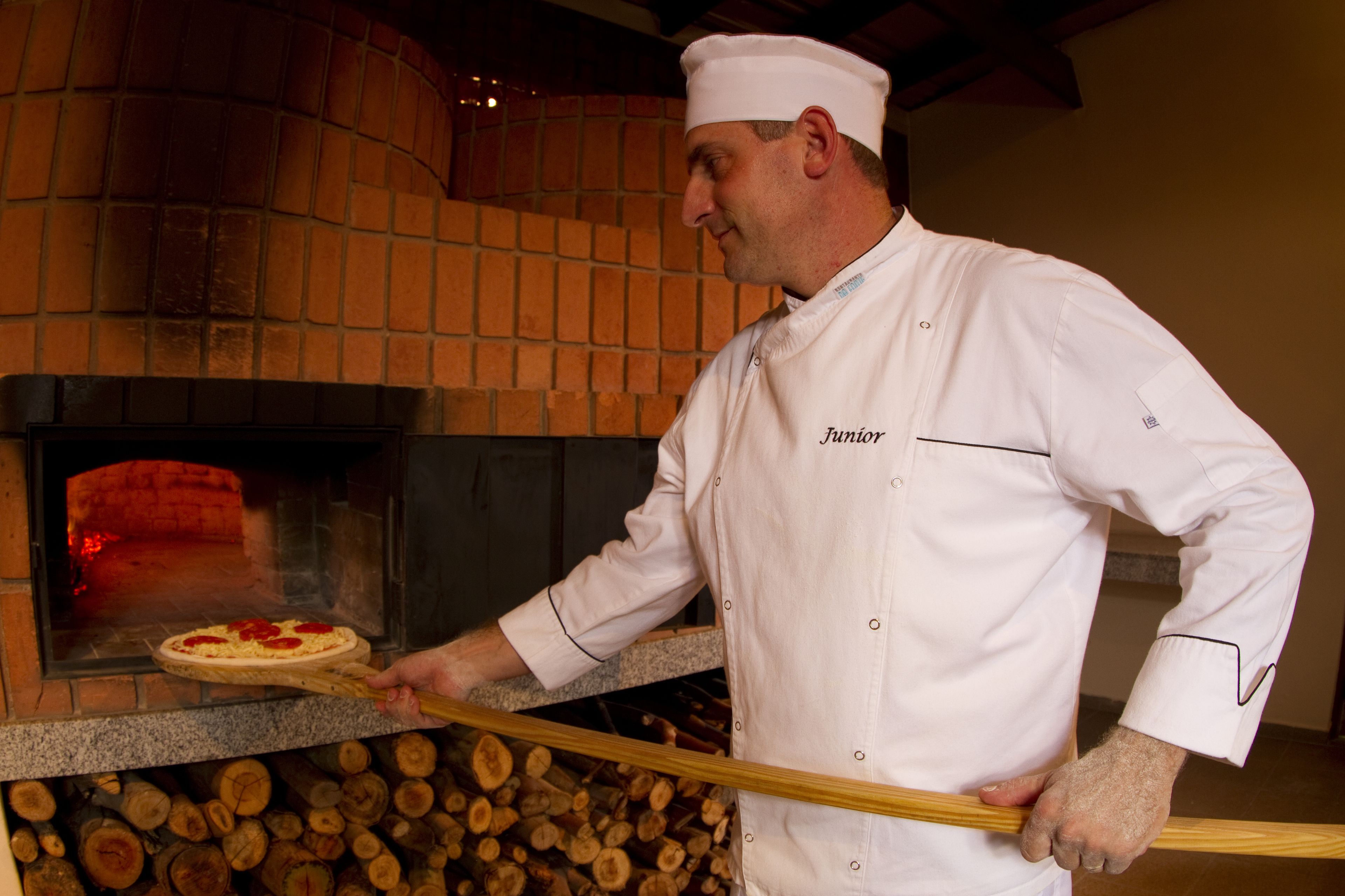 breakfast, lunch and dinner served