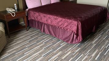 Standard Room, 1 King Bed, Non Smoking | Desk, iron/ironing board, free WiFi, bed sheets