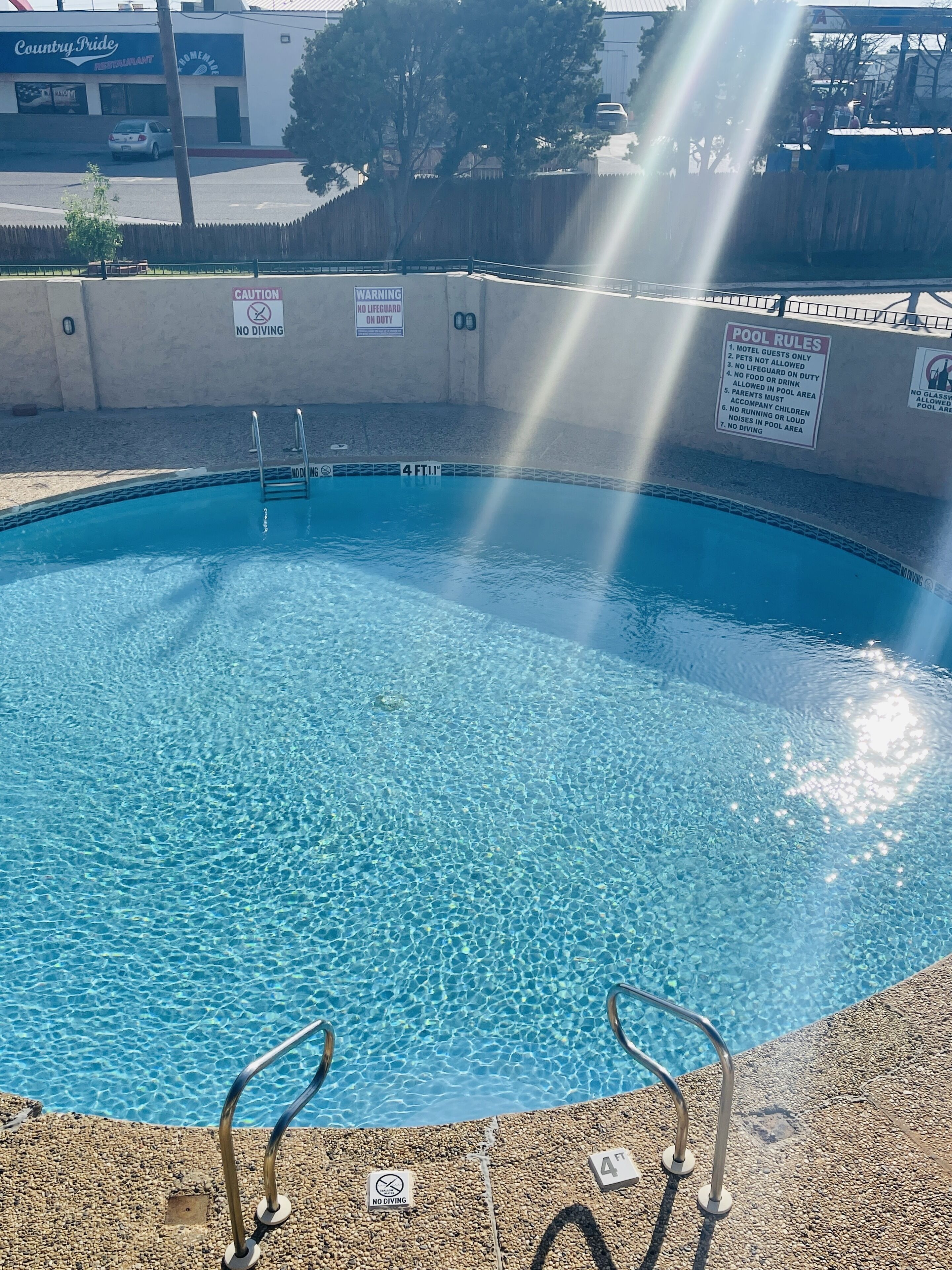 Sæsonbestemt udendørs pool