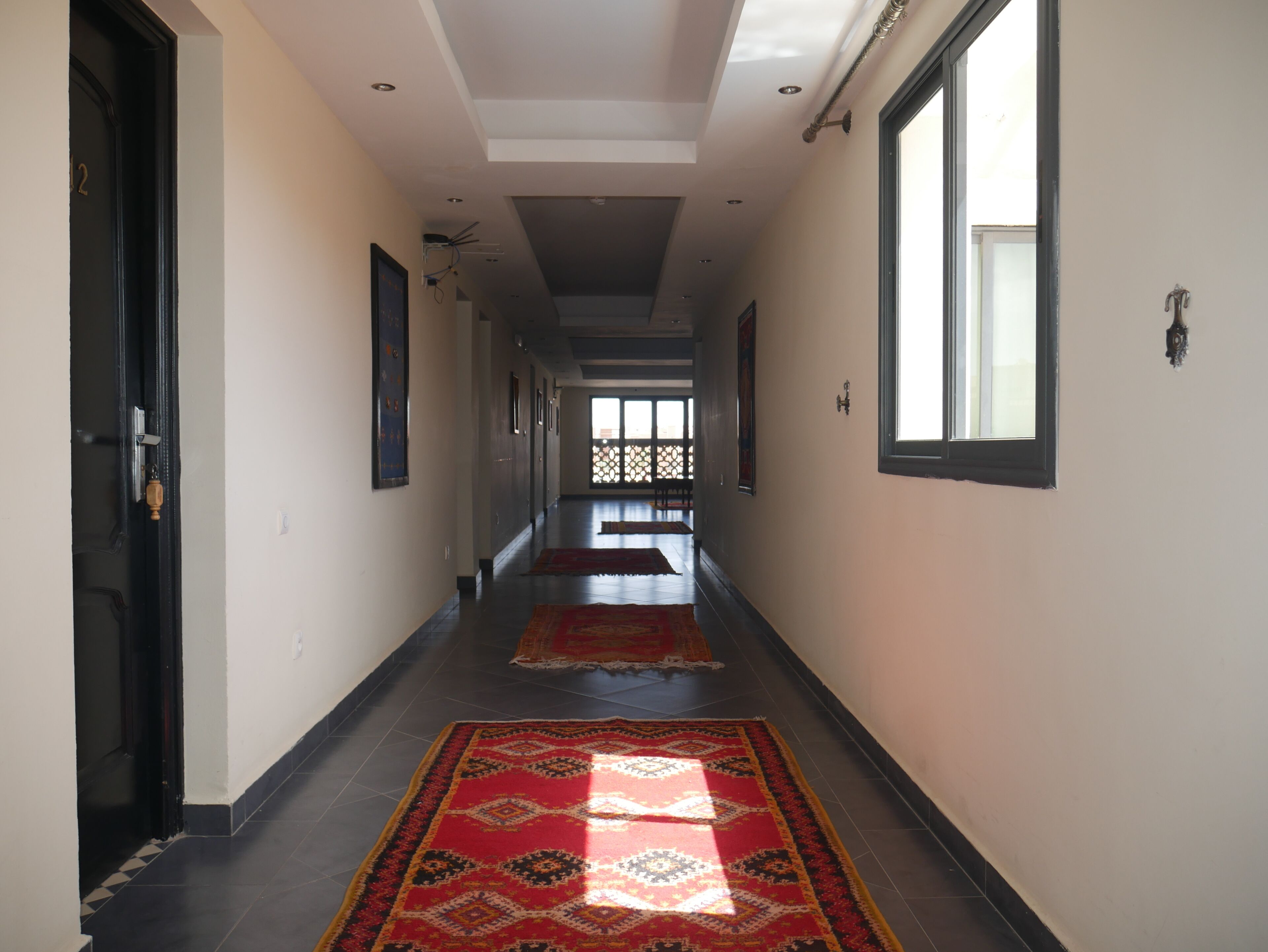 32-inch flat-screen tv with cable channels, tv