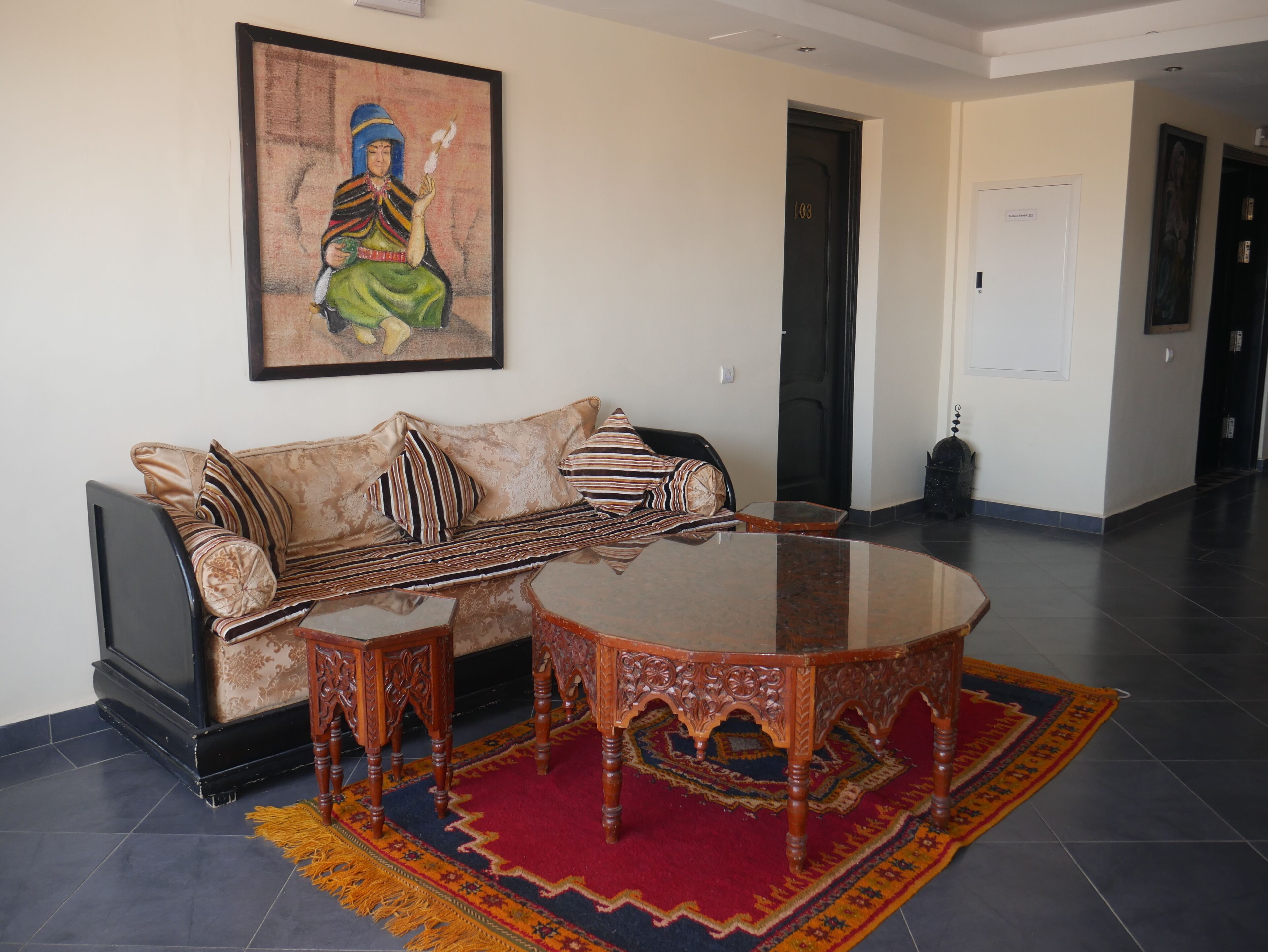 basic triple room, 3 single beds | living area | 32-inch flat-screen tv with cable channels, tv