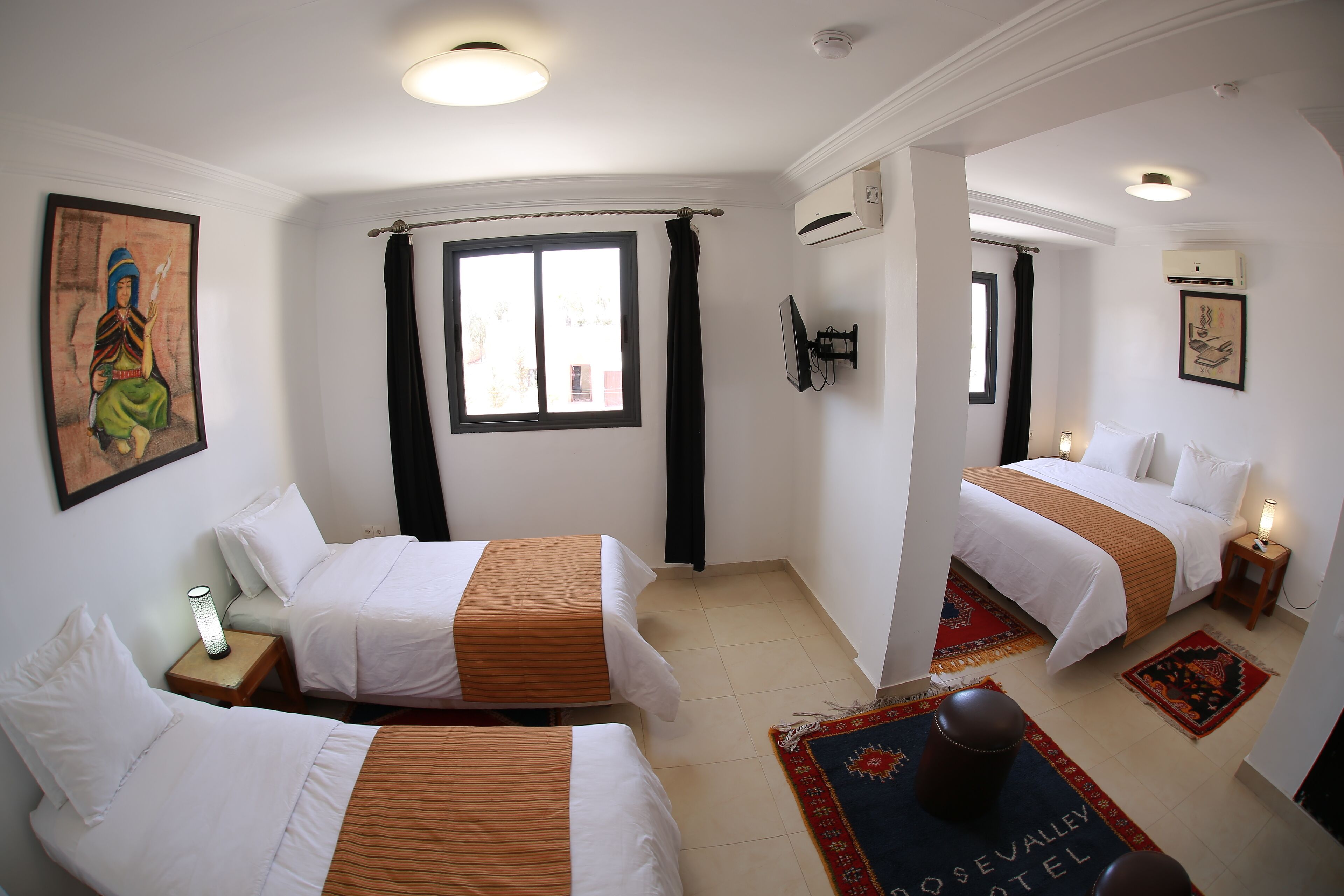 1 室のベッドルーム、ミニバー、遮光カーテン、WiFi (無料)