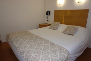 Individually decorated, individually furnished, desk, free WiFi - L’Adresse - Lyon West (L'Arbresle)