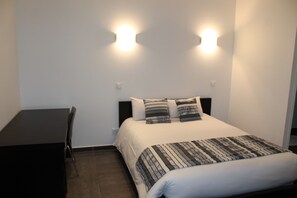 Individually decorated, individually furnished, desk, free WiFi - L’Adresse - Lyon West (L'Arbresle)