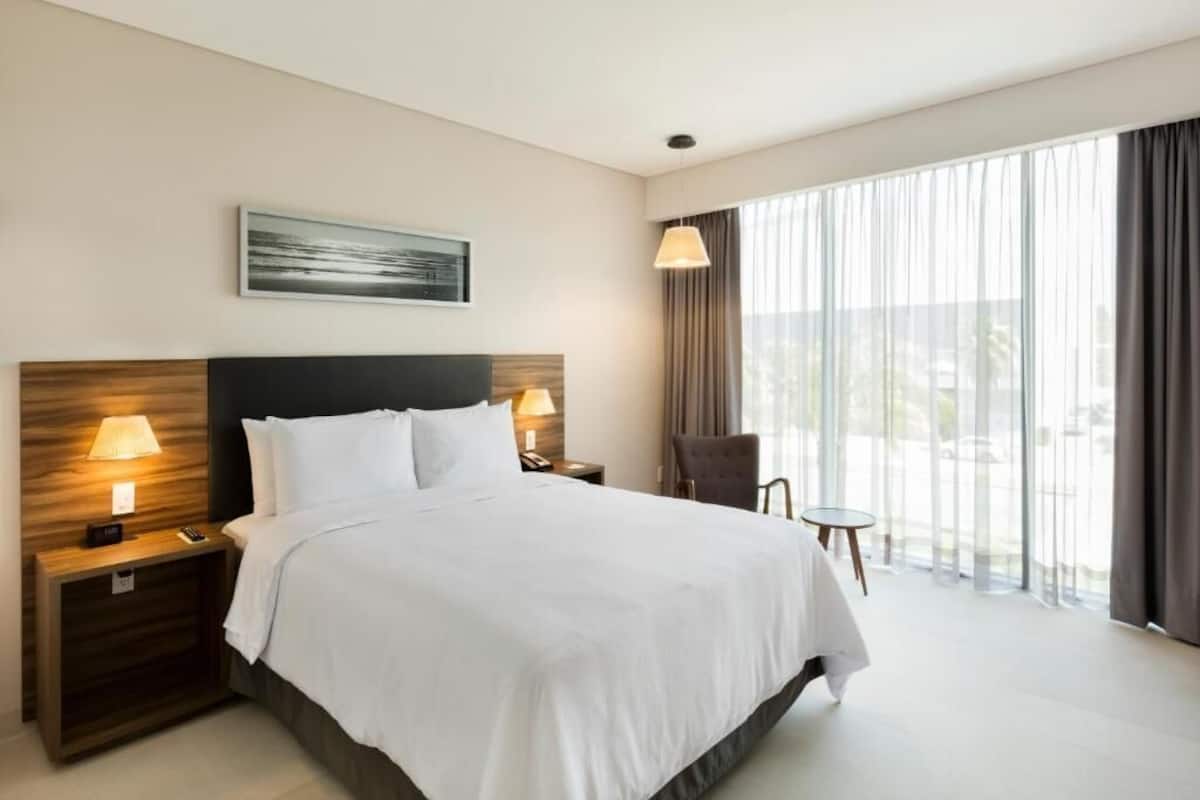 Premium bedding, minibar, in-room safe, desk