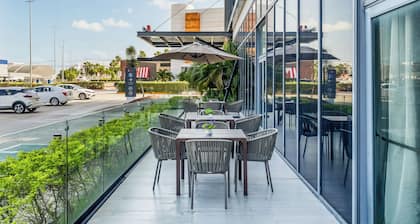 Fiesta Inn Express Cancún Cumbres