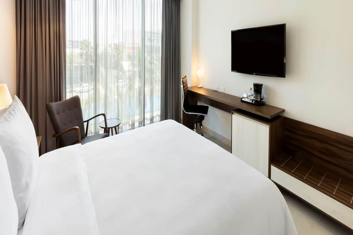 Premium bedding, minibar, in-room safe, desk