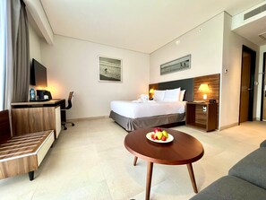 Premium bedding, in-room safe, desk, laptop workspace