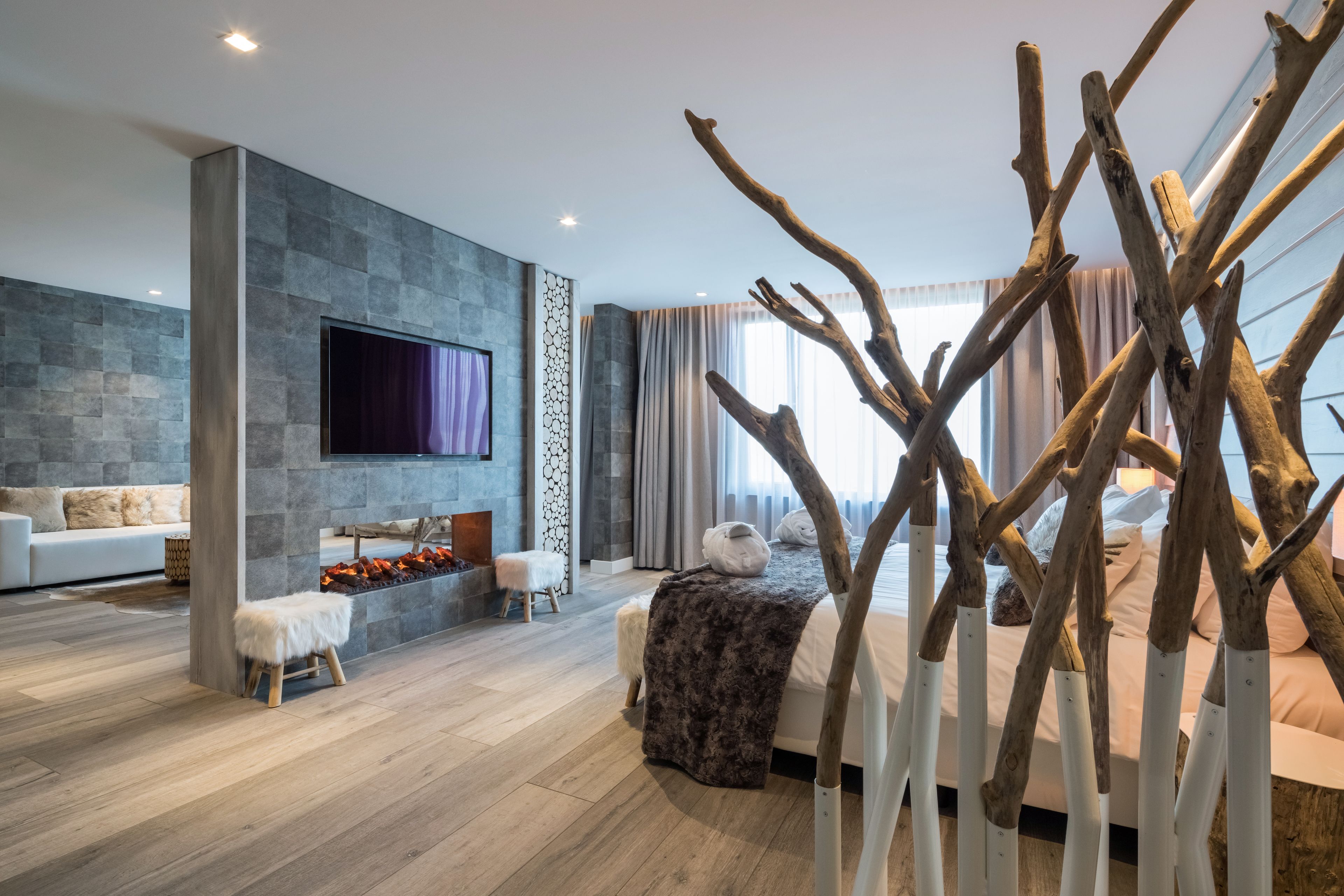 wsuite | in-room safe, desk, soundproofing, iron/ironing board