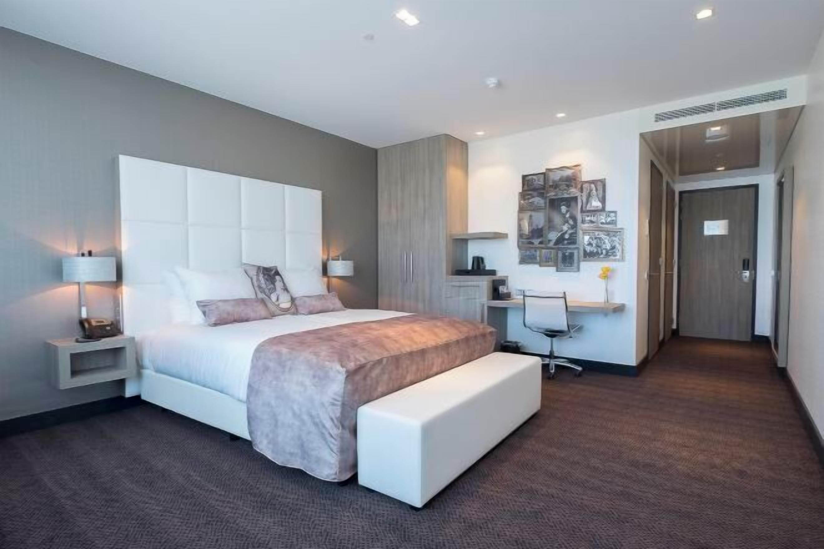 Coffres-forts dans les chambres, bureau, chambres insonorisées