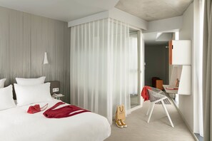 Premium bedding, down duvets, in-room safe, desk - OKKO Hotels Paris Porte de Versailles (Paris)