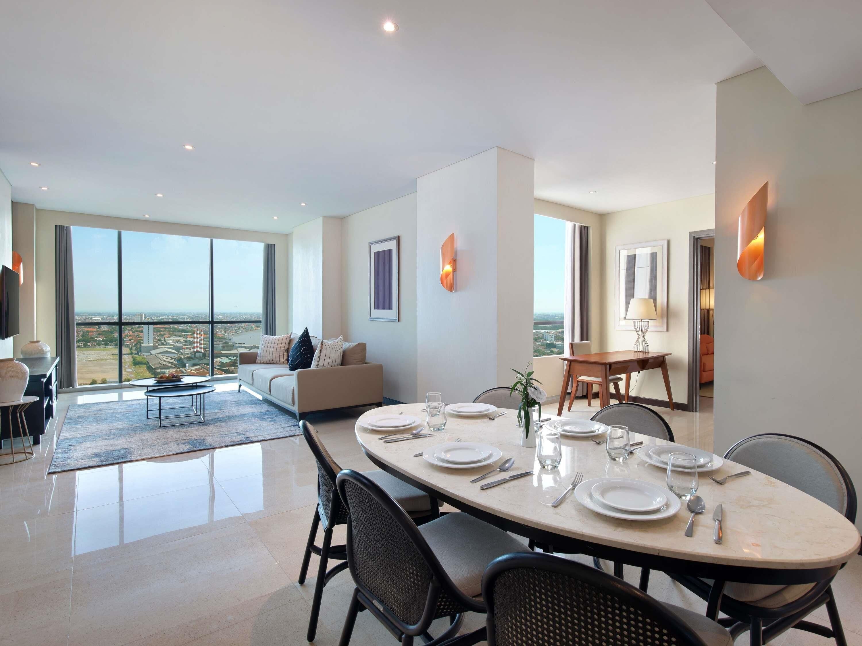 行政套房, 多张床 | 迷你吧、办公桌、笔记本电脑工作区、隔音