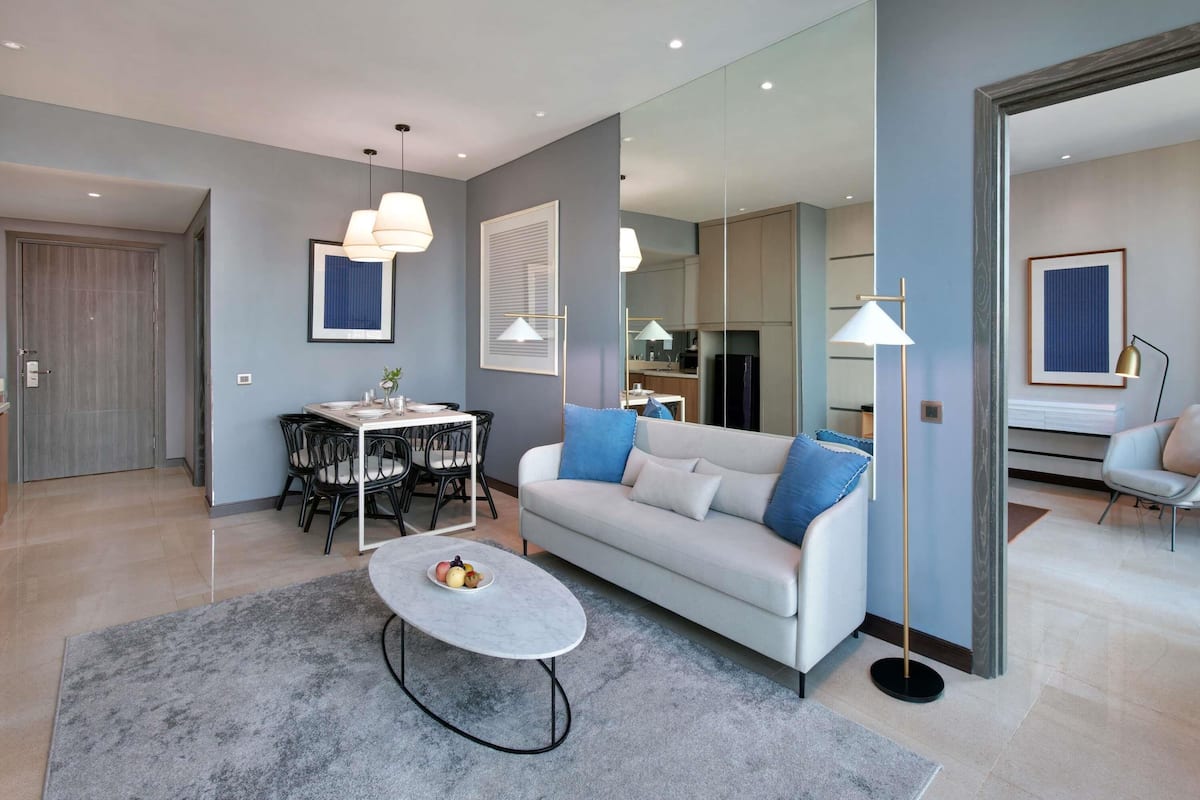 Executive-suite - 1 kingsize-seng | Minibar, skrivebord, arbejdsområde til bærbare computere, lydisolering