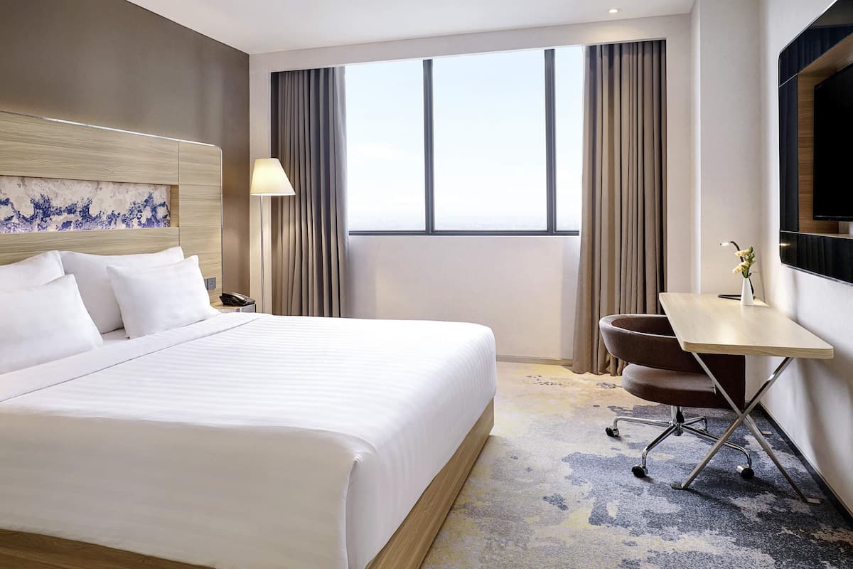 Superior Room, 1 King Bed | Minibar, desk, laptop workspace, soundproofing