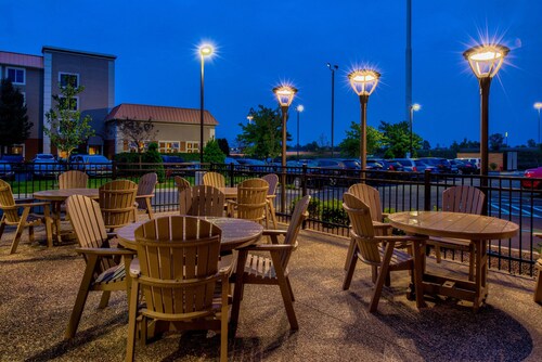 Hampton Inn & Suites Wixom