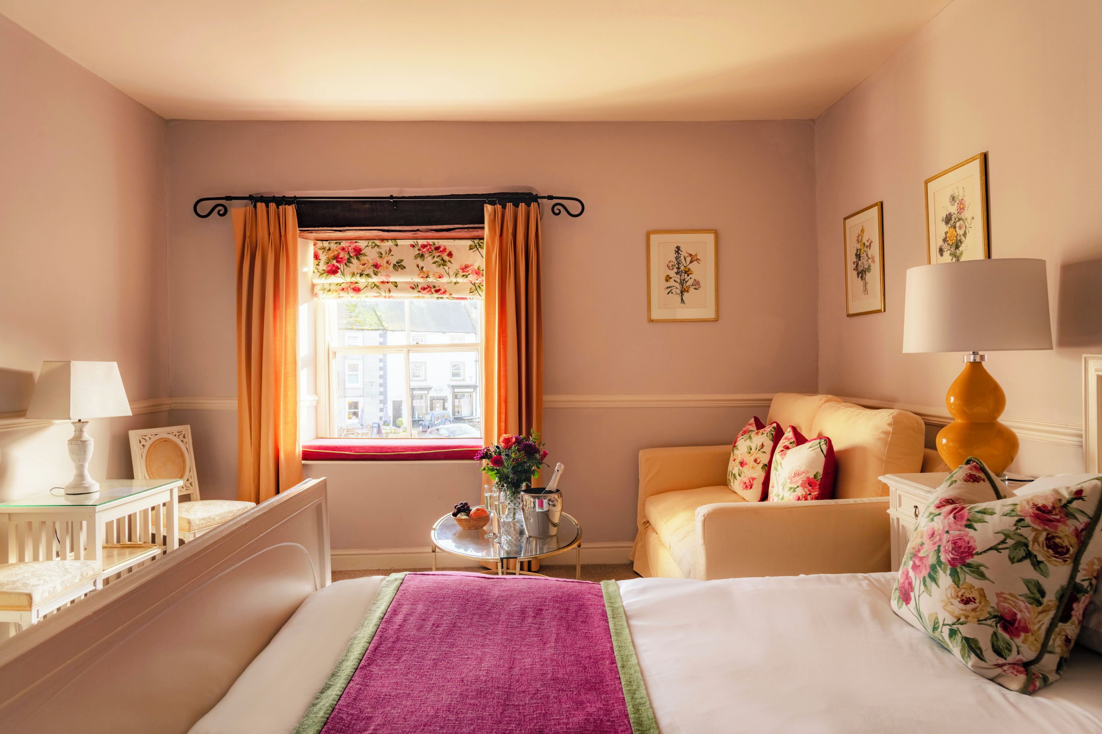 Junior-Suite | Individuell dekoriert, Bügeleisen/Bügelbrett, kostenloses WLAN