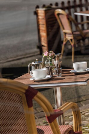 Terrace/patio - The Wensleydale Hotel (Leyburn)