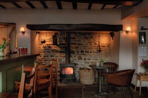 Fireplace - The Wensleydale Hotel (Leyburn)