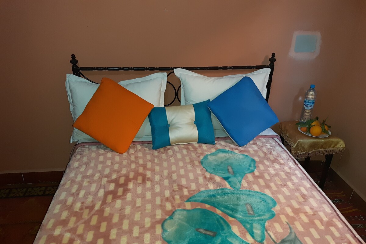 Phòng đôi Economy | Bộ đồ giường cao cấp, nệm Select Comfort, bàn ủi/dụng cụ ủi quần áo 
