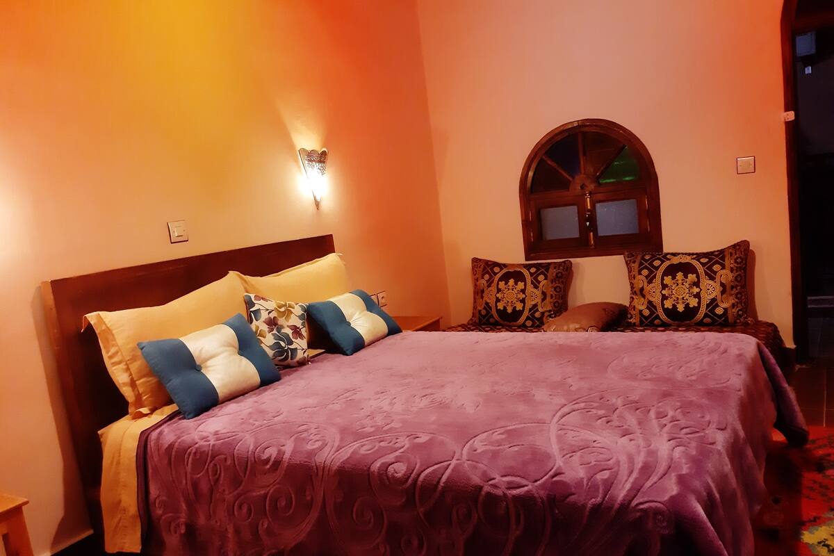 Premium bedding, Select Comfort beds, iron/ironing board