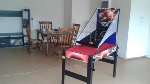 Spielezimmer