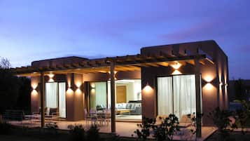 Villa, Private Bathroom, Pool View (Agapanthes) | Egyptian cotton sheets, premium bedding, pillow-top beds, in-room safe