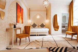 Junior Suite | Premium bedding, in-room safe, individually decorated