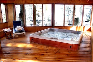 Indoor spa tub - Hotel Posada de Farellones (Lo Barnechea)
