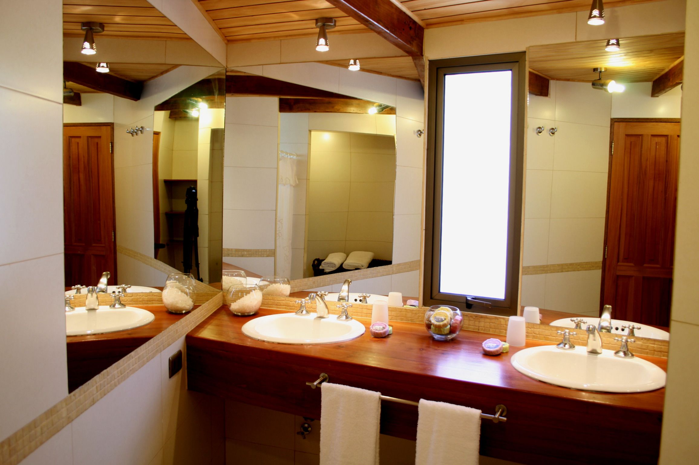 family room, multiple beds | bathroom | shower, rainfall showerhead, free toiletries, hair dryer