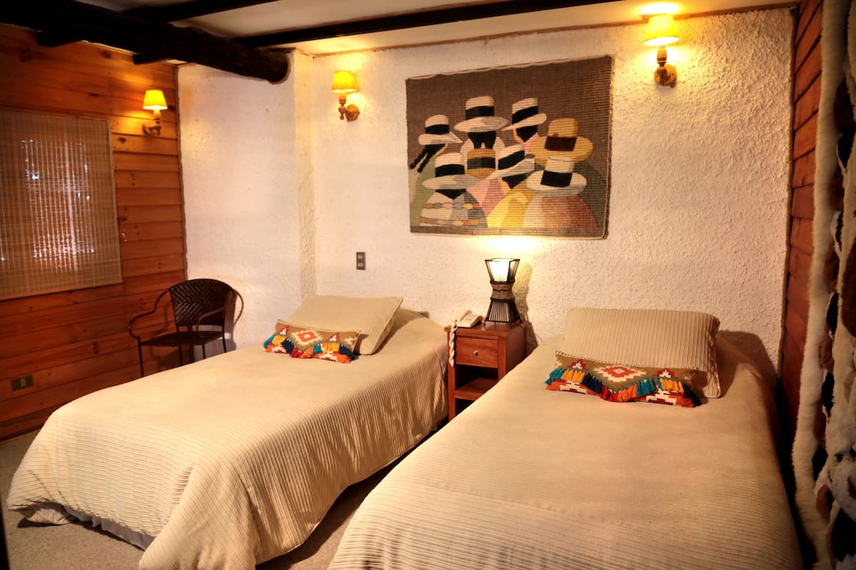 Standard Triple Room | In-room safe, cribs (free), WiFi (free), bed sheets