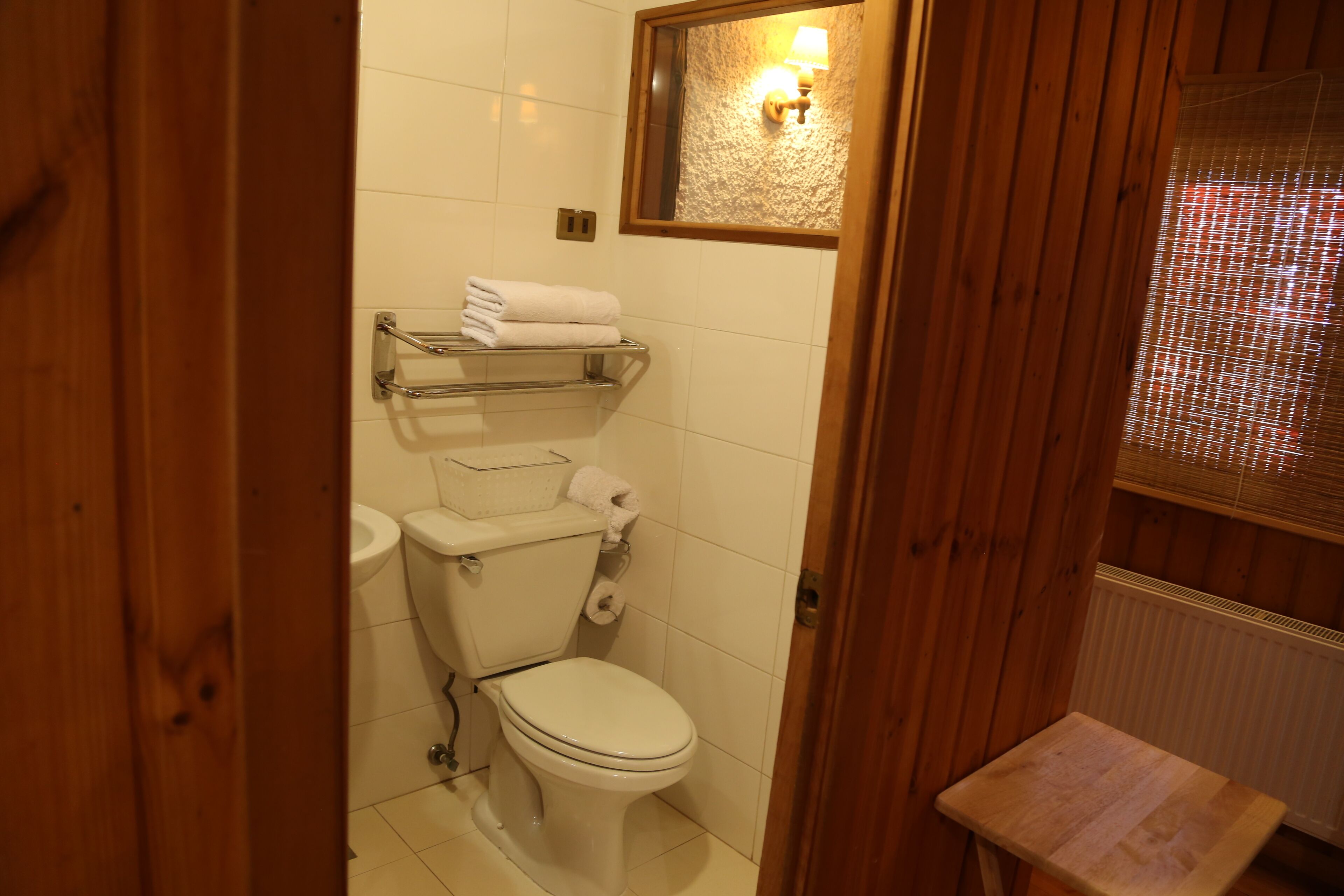 shower, rainfall showerhead, free toiletries, hair dryer