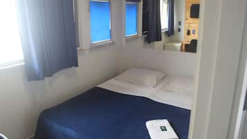 Camera con letto matrimoniale o 2 letti singoli, bagno condiviso | Con stile personalizzato, letti aggiuntivi (a pagamento), Wi-Fi gratuito