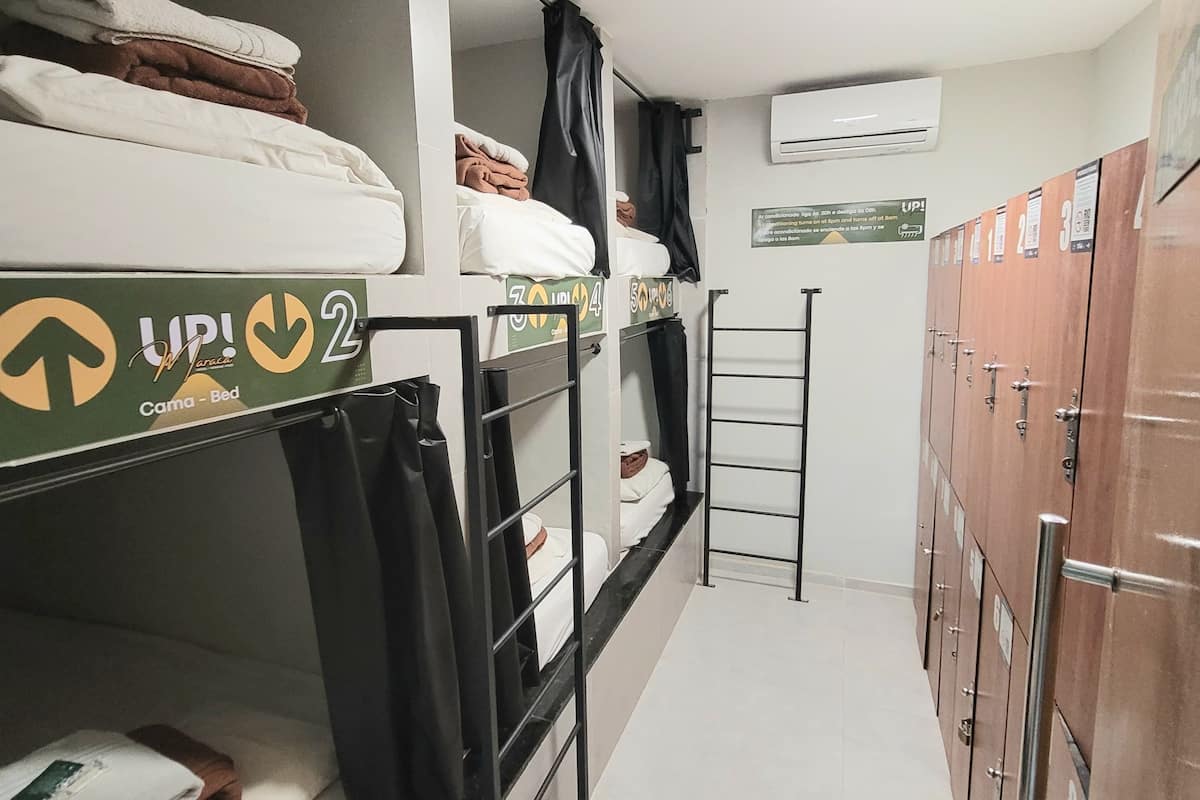 Slaapzaal, gemengde slaapzaal, gedeelde badkamer | Individueel gedecoreerd, extra bedden, gratis wifi, beddengoed