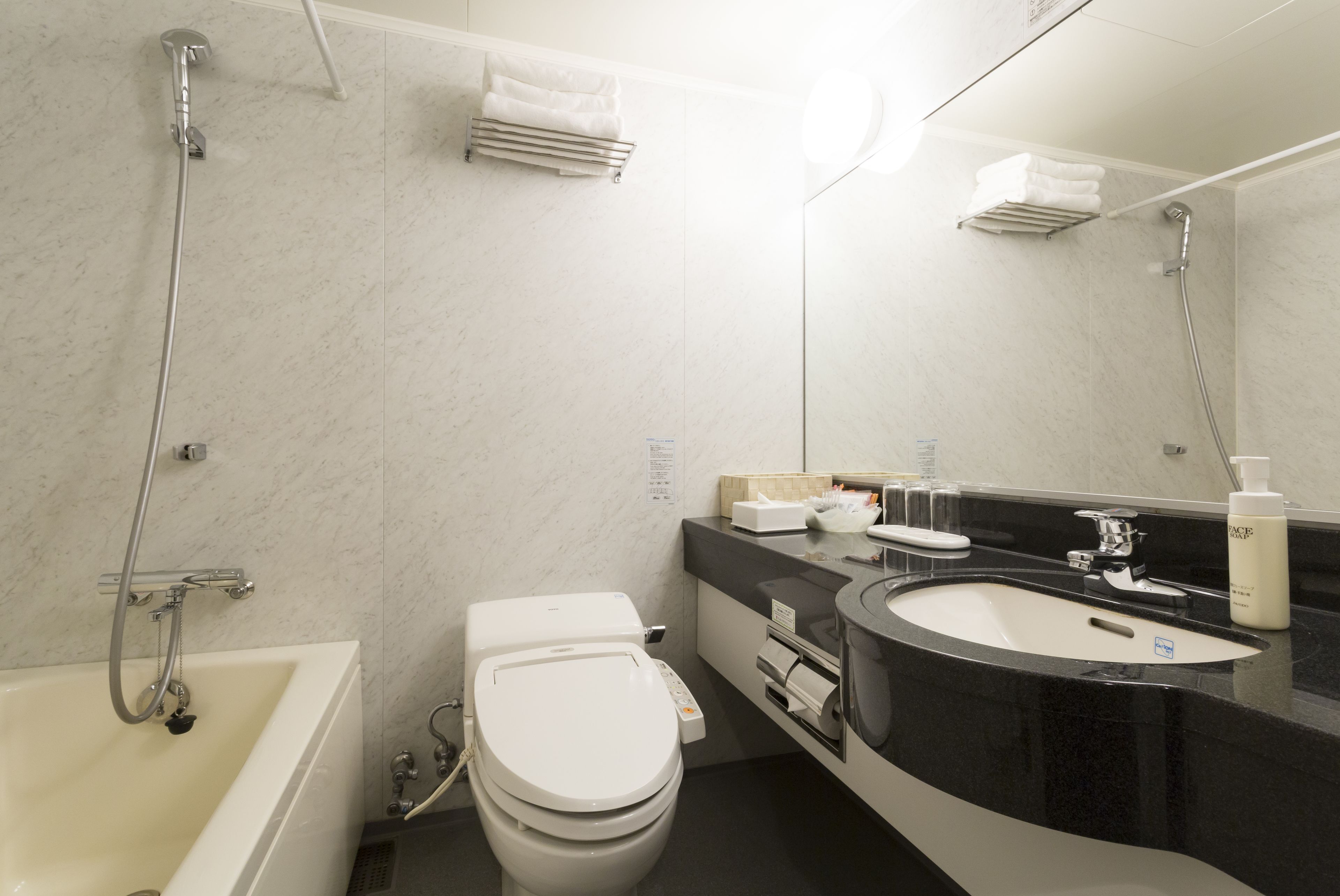 [west building] deluxe twin, non smoking (36.1sqm) | bathroom | combined shower/bathtub, free toiletries, hair dryer, slippers