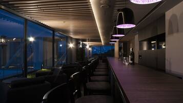 Bar lounge
