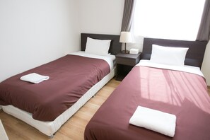 Zweibettzimmer | Schreibtisch, kostenloses WLAN
